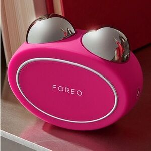FOREO BEAR™ advanced microcurrent facial toning device & sculpting tool Fuschia